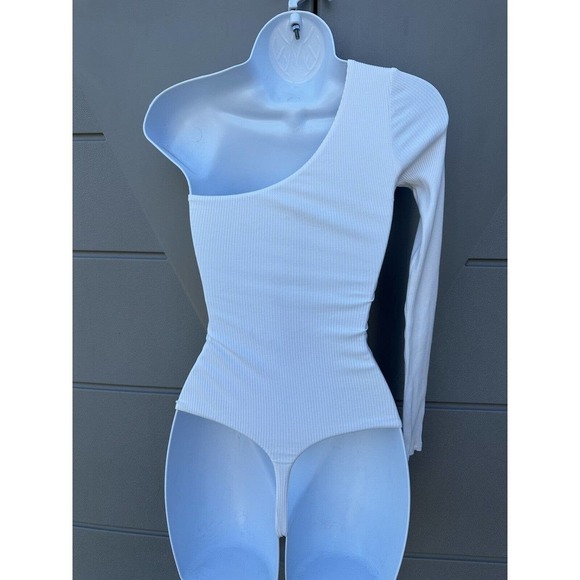 NWT Privacy Please "Emily" Ribbed One Shoulder Long Sleeve Bodysuit in Ivory XXS - Picture 6 of 12